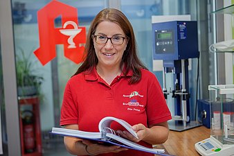 Ihre Apotheken in Zwiesel im Bayerischen Wald. Hämophilie, Onkologie, MS, HIV, Babyfreundliche Apotheke mit Stillberatung und mehr. Mit E-Rezept Service