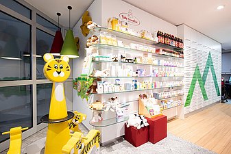 Ihre Apotheken in Zwiesel im Bayerischen Wald. Hämophilie, Onkologie, MS, HIV, Babyfreundliche Apotheke mit Stillberatung und mehr. Mit E-Rezept Service